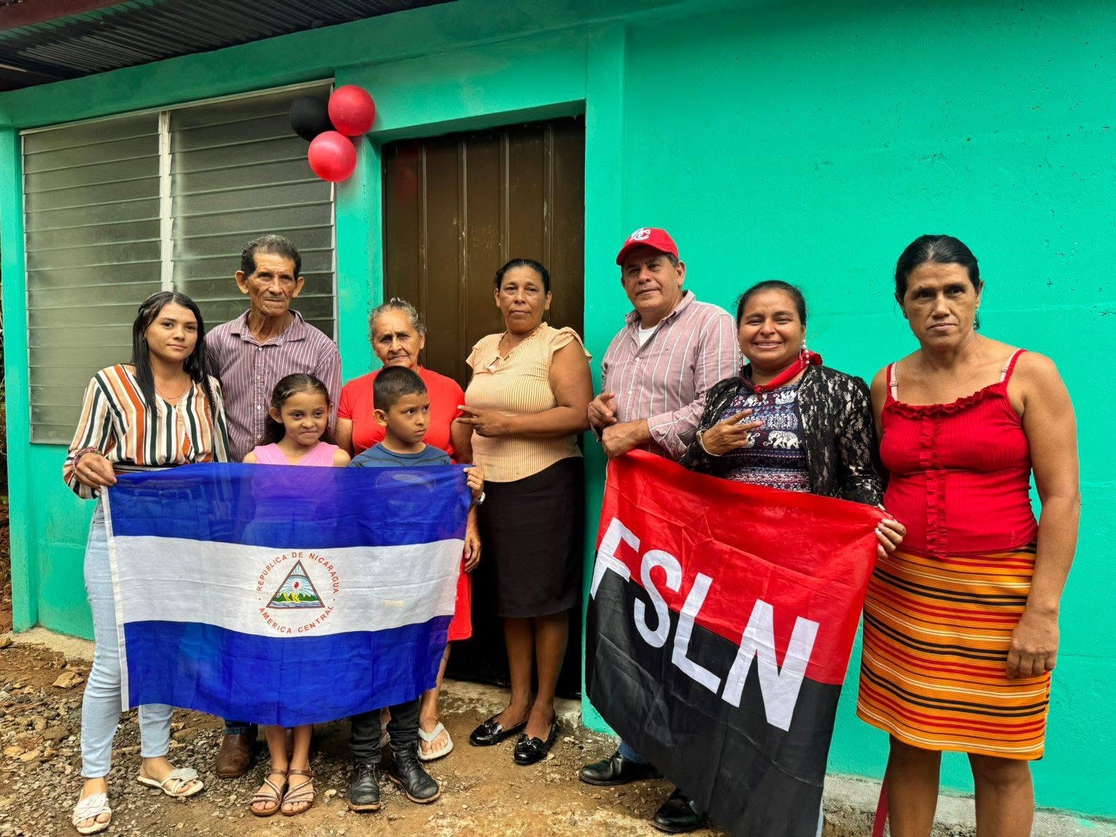 Entrega viviendas dignas a familias en la Colonia La Unión
