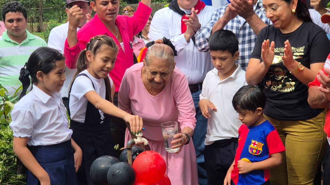 Ampliación del Sistema de Agua Potable en la Colonia 19 de Julio.