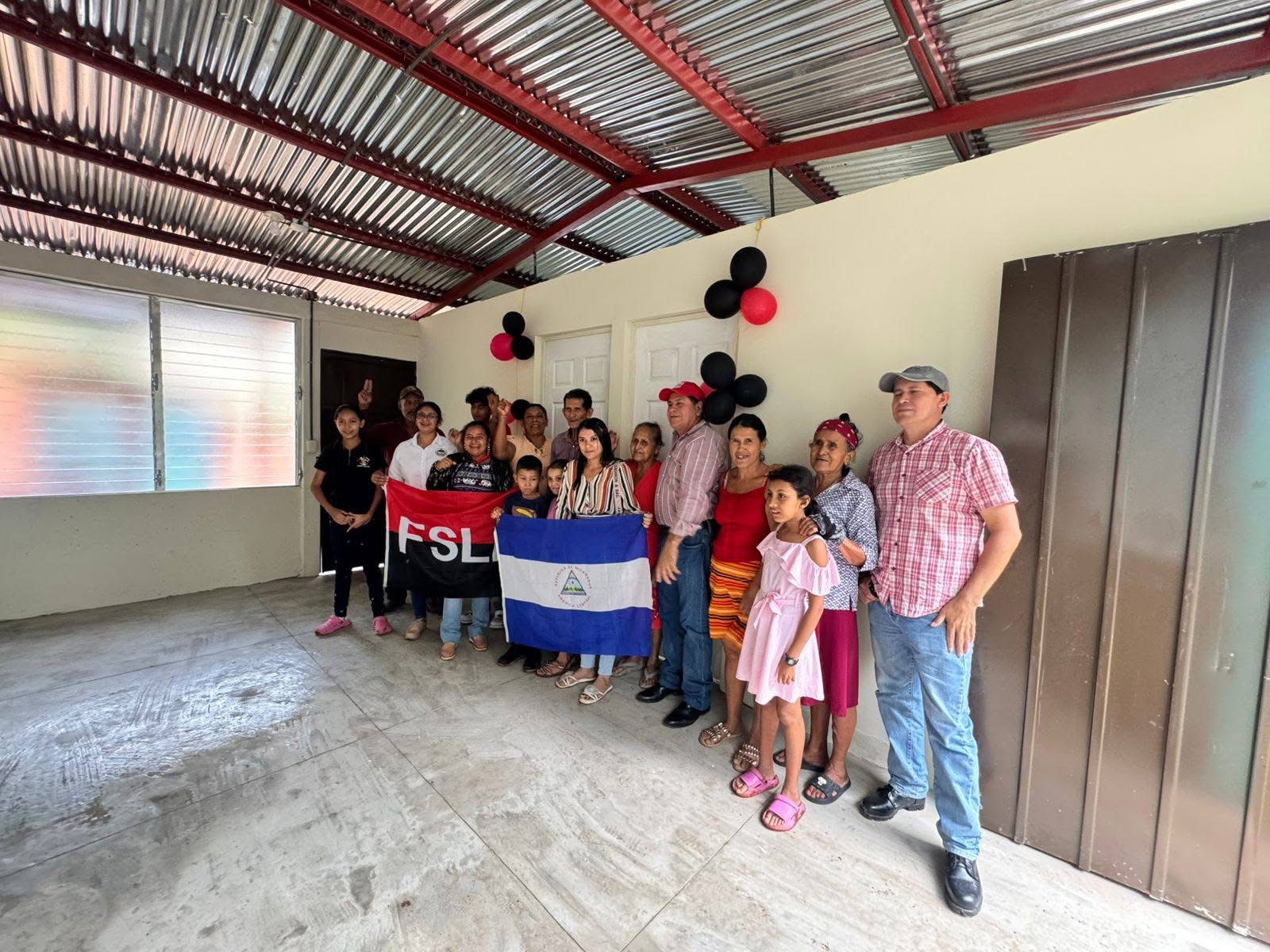 Entrega viviendas dignas a familias en la Colonia La Unión