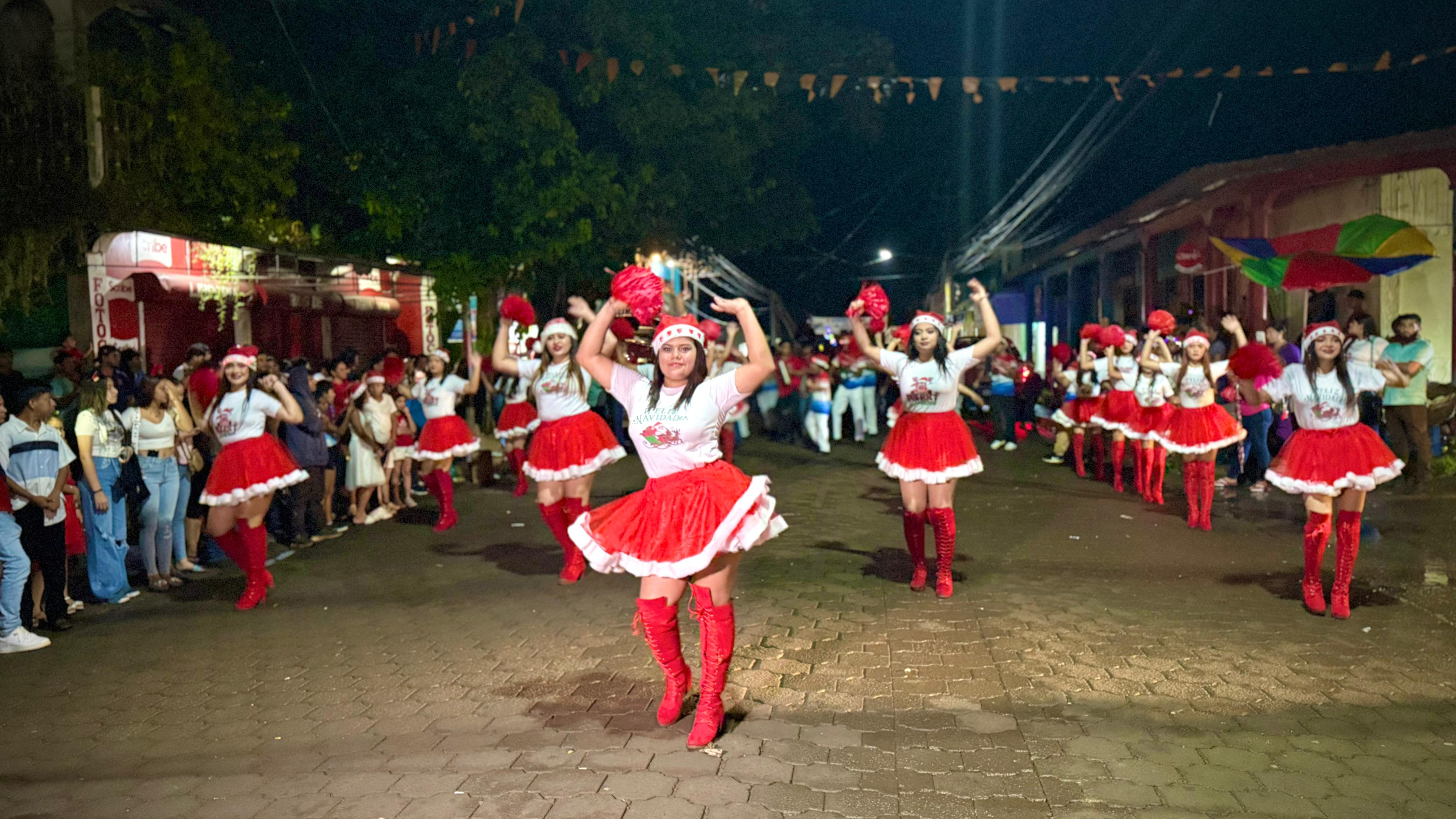 Carnaval Navideño Celebrando las Victorias Educativas.